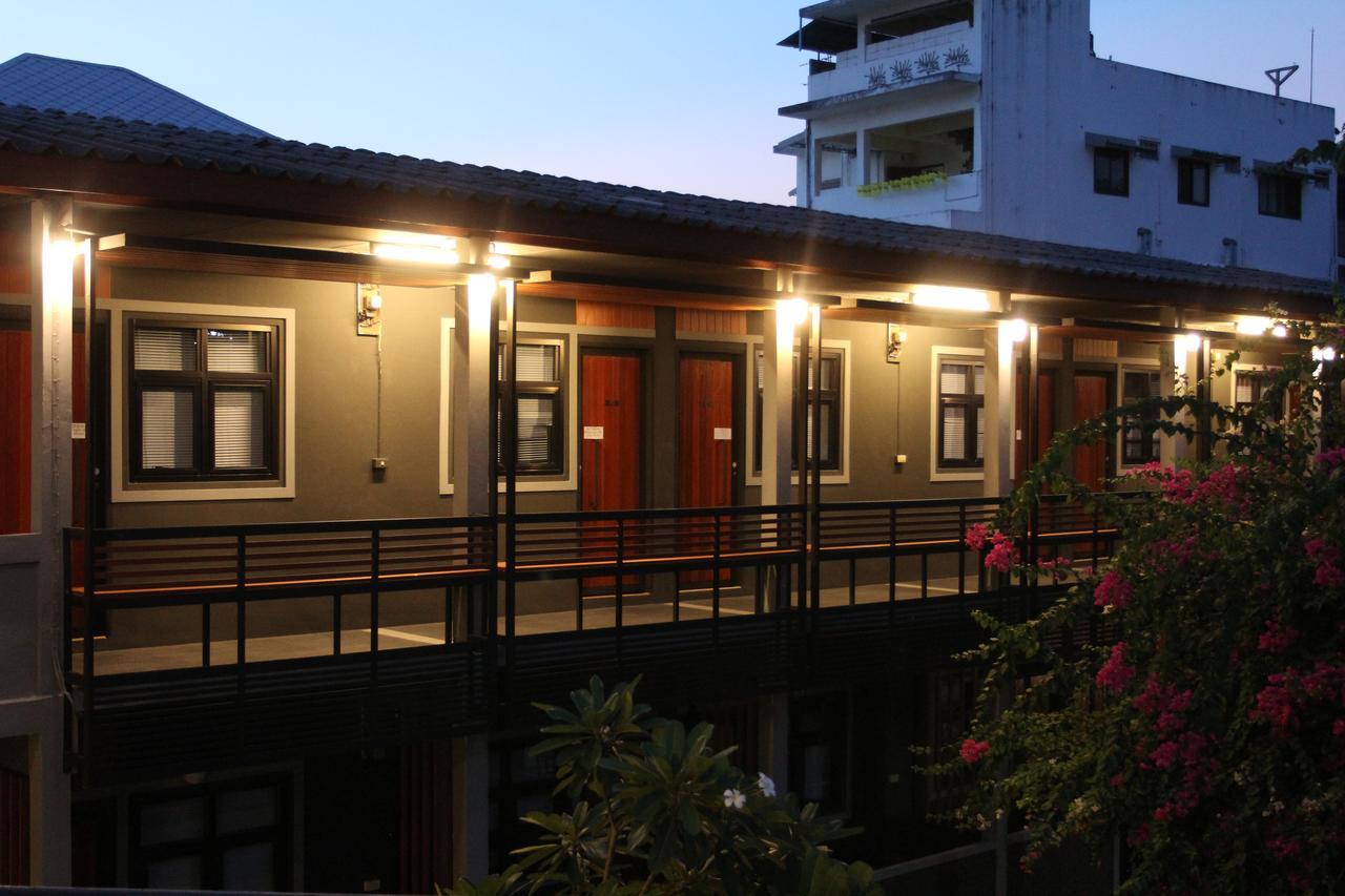 Chiangmai Moli Inn (Adults Only) Chiang Mai Exterior foto